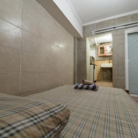 דירות אתונה Private Flat For 2 Or 3 With Back Yard Near Exarhia Square And Archaelogical Museum מראה חיצוני תמונה