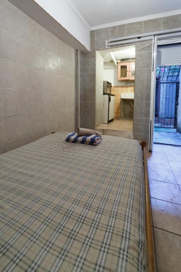 דירות אתונה Private Flat For 2 Or 3 With Back Yard Near Exarhia Square And Archaelogical Museum מראה חיצוני תמונה