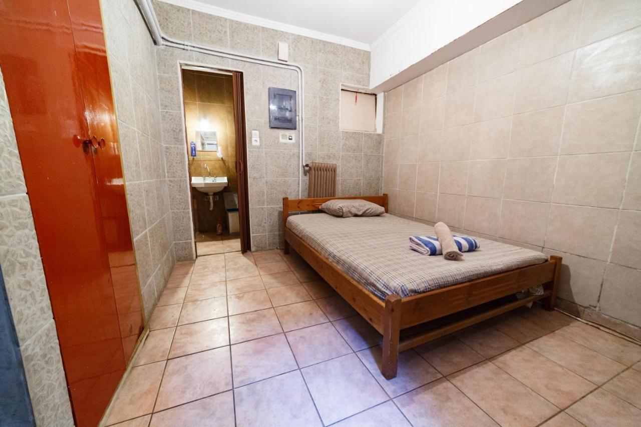 דירות אתונה Private Flat For 2 Or 3 With Back Yard Near Exarhia Square And Archaelogical Museum מראה חיצוני תמונה